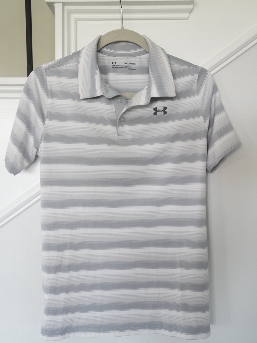 Under Armour HeatGear Striped Polo Shirt Youth XL Gray White Golf Athletic
